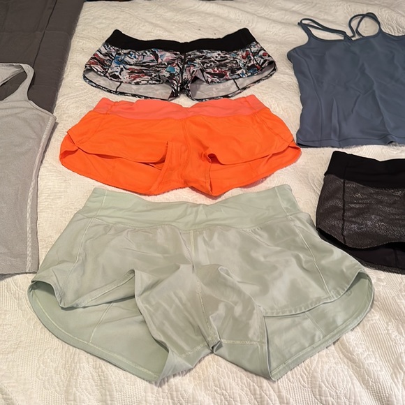 Lululemon speed shorts Sz 8 orange - Picture 3 of 4